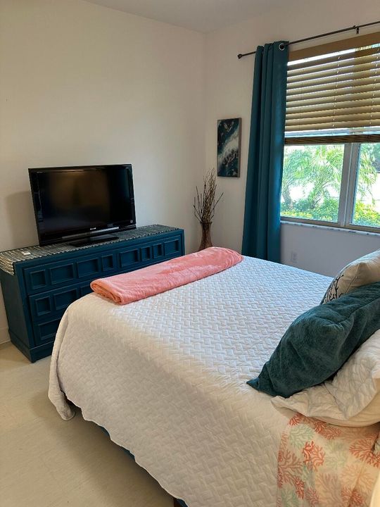 For Rent: $2,980 (2 beds, 2 baths, 1355 Square Feet)