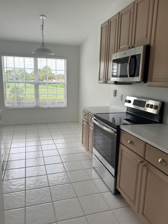 For Rent: $3,500 (3 beds, 2 baths, 1666 Square Feet)