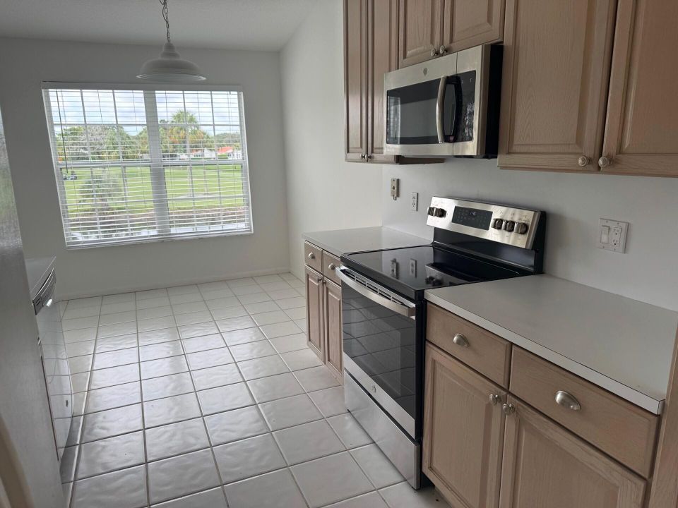 For Rent: $3,500 (3 beds, 2 baths, 1666 Square Feet)