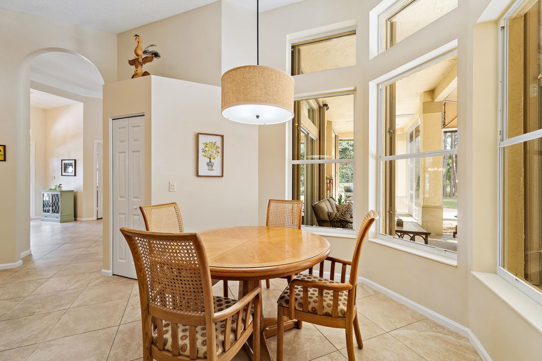 En Venta: $925,000 (5 camas, 3 baños, 2824 Pies cuadrados)