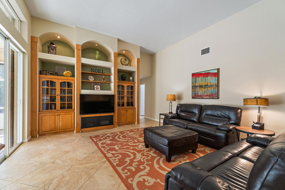 En Venta: $925,000 (5 camas, 3 baños, 2824 Pies cuadrados)