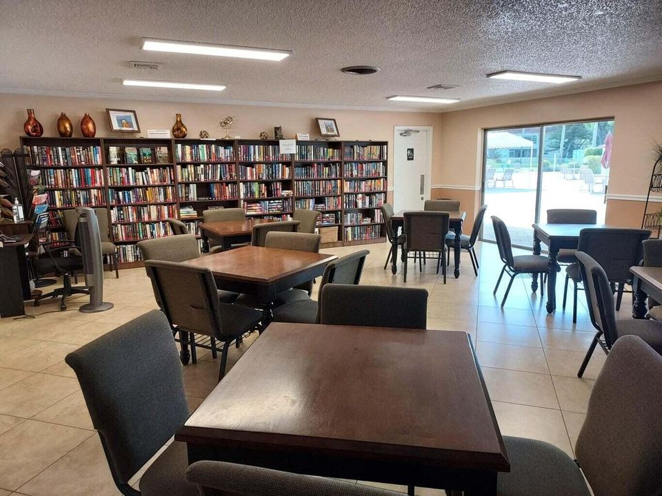 For Rent: $1,750 (2 beds, 2 baths, 925 Square Feet)