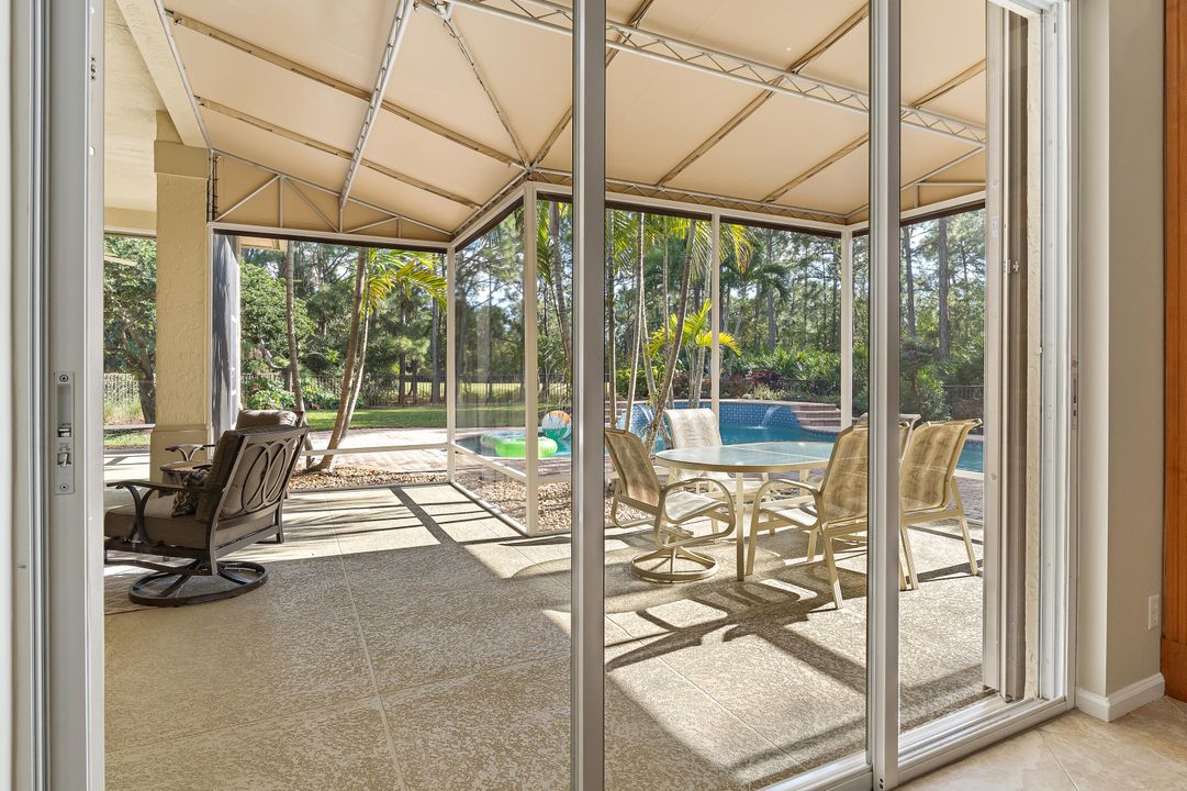 En Venta: $925,000 (5 camas, 3 baños, 2824 Pies cuadrados)