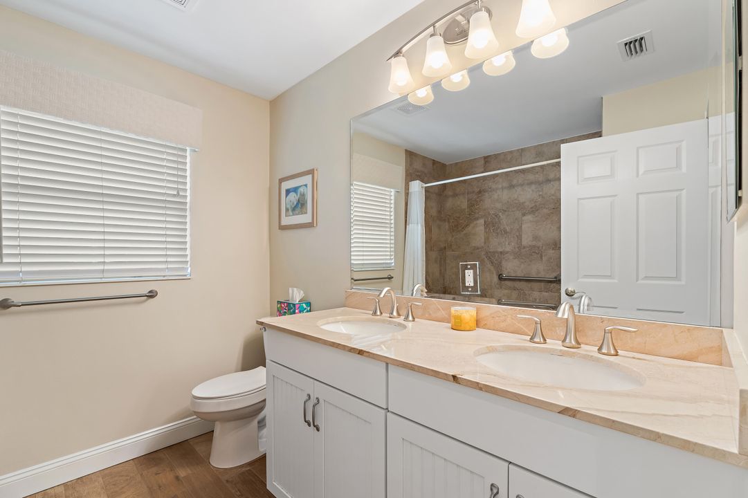 En Venta: $925,000 (5 camas, 3 baños, 2824 Pies cuadrados)