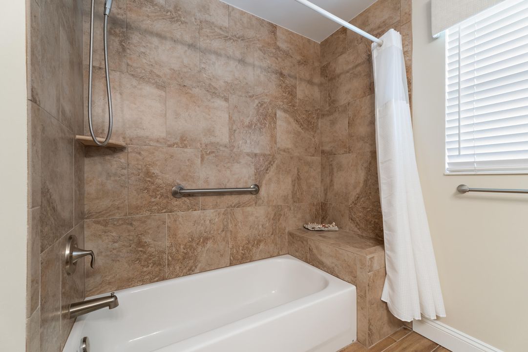 En Venta: $925,000 (5 camas, 3 baños, 2824 Pies cuadrados)