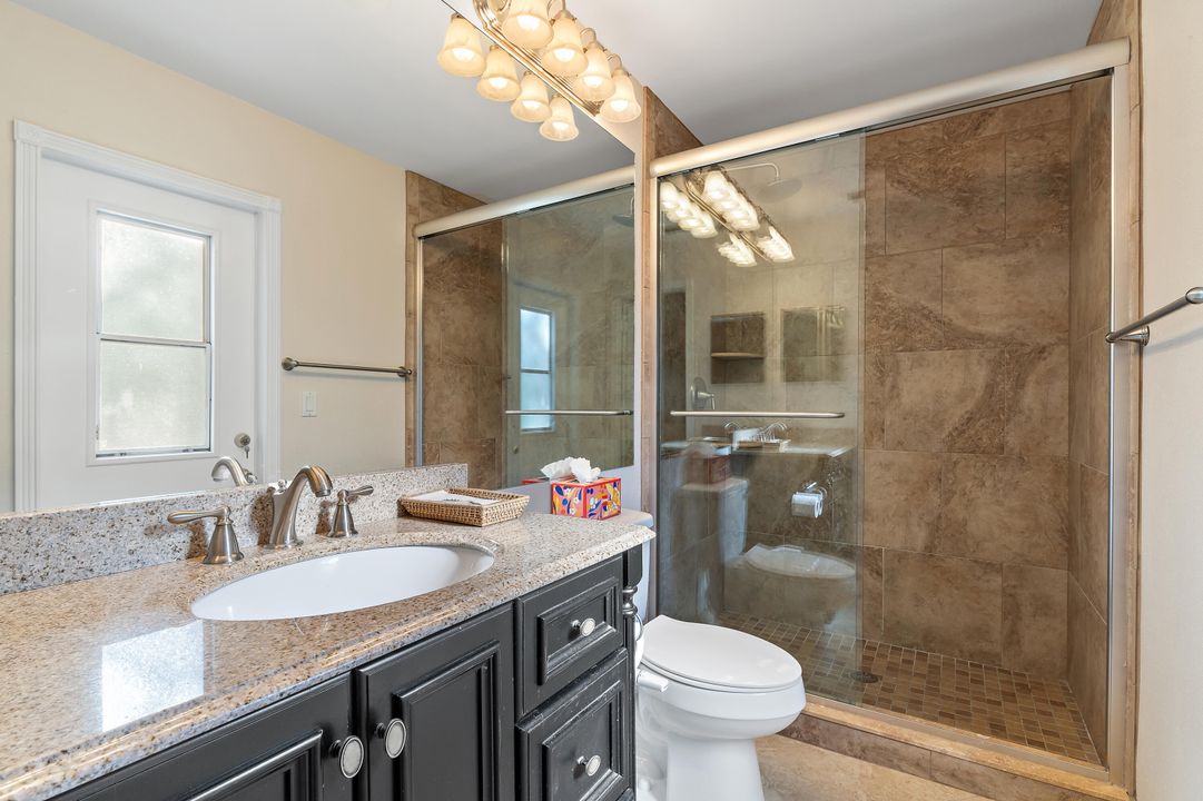 En Venta: $925,000 (5 camas, 3 baños, 2824 Pies cuadrados)