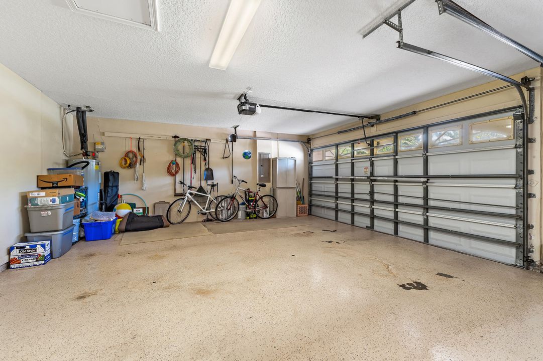 En Venta: $925,000 (5 camas, 3 baños, 2824 Pies cuadrados)