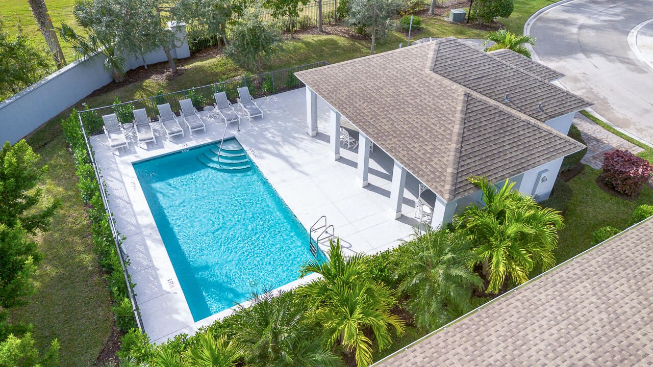 For Rent: $2,850 (3 beds, 2 baths, 1624 Square Feet)