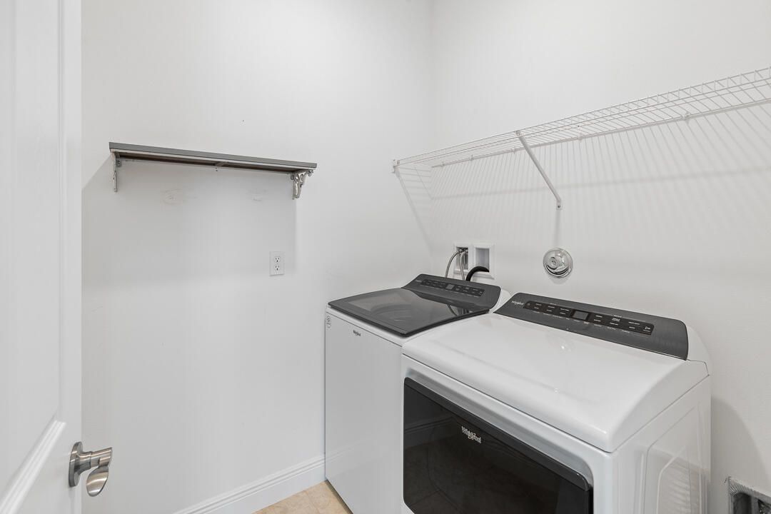 For Rent: $2,850 (3 beds, 2 baths, 1624 Square Feet)