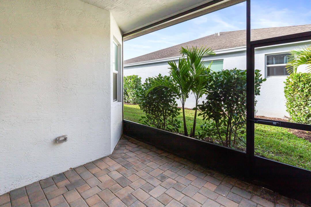 For Rent: $2,850 (3 beds, 2 baths, 1624 Square Feet)