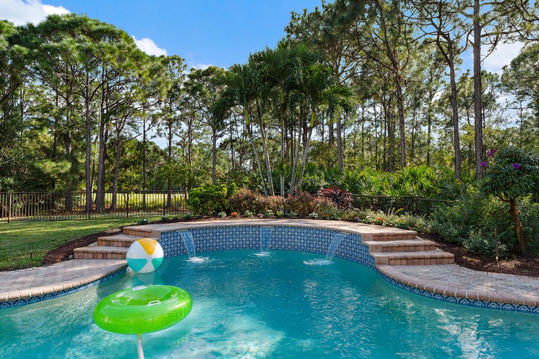 En Venta: $925,000 (5 camas, 3 baños, 2824 Pies cuadrados)