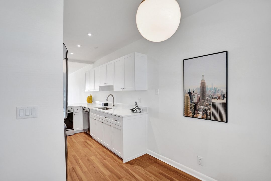 待售: $194,900 (2 贝兹, 2 浴室, 1167 平方英尺)