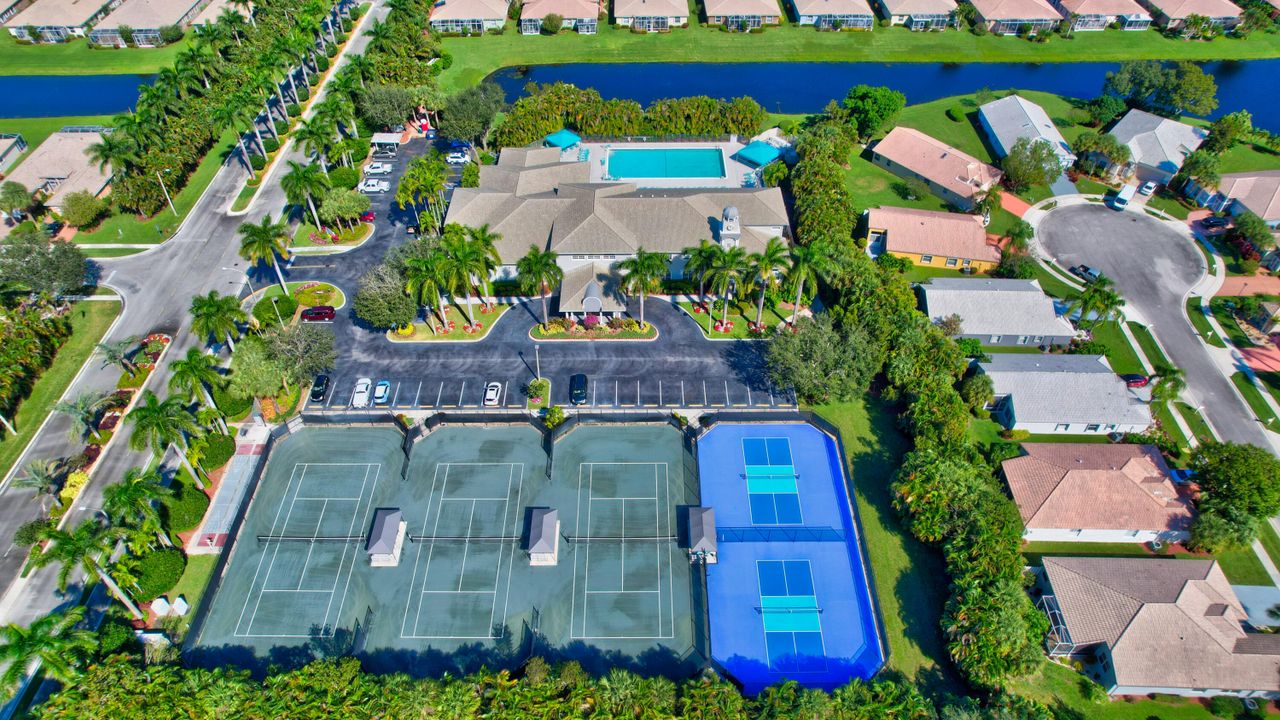 For Sale: $450,000 (3 beds, 2 baths, 1491 Square Feet)