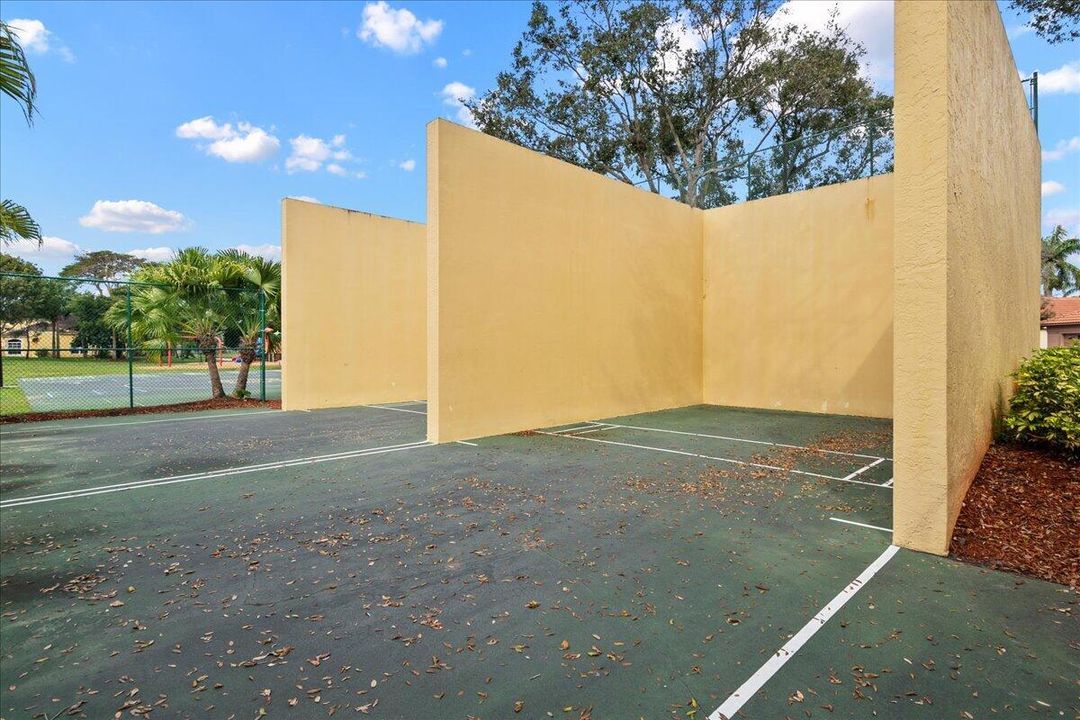 En Venta: $500,000 (4 camas, 2 baños, 1890 Pies cuadrados)