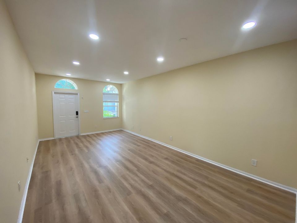 For Rent: $3,700 (4 beds, 3 baths, 1951 Square Feet)