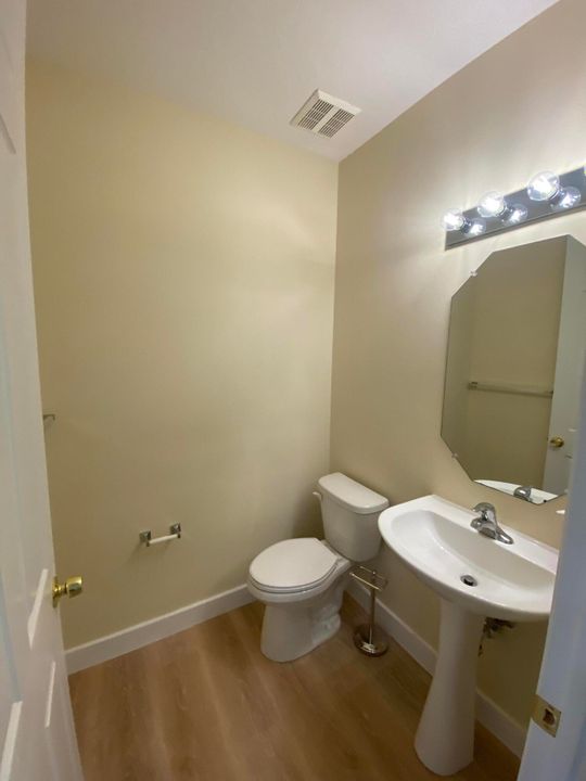 For Rent: $3,700 (4 beds, 3 baths, 1951 Square Feet)