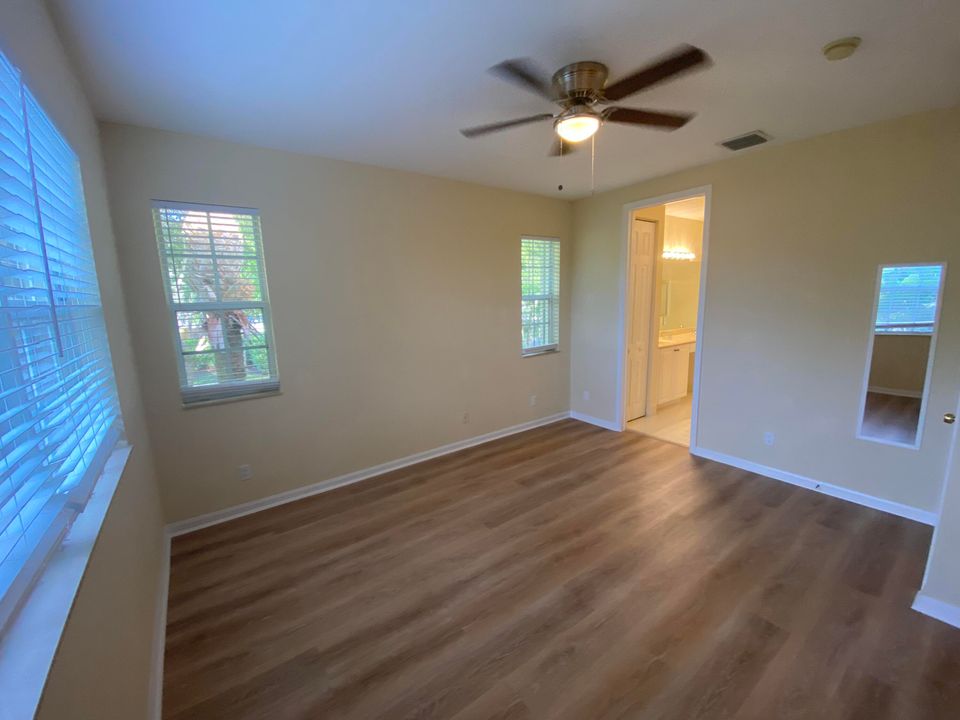 For Rent: $3,700 (4 beds, 3 baths, 1951 Square Feet)