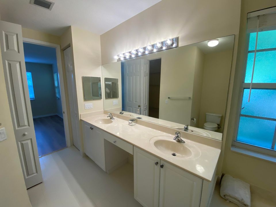 For Rent: $3,700 (4 beds, 3 baths, 1951 Square Feet)