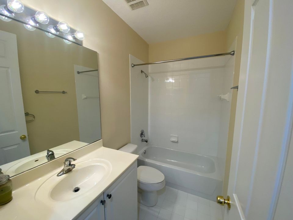 For Rent: $3,700 (4 beds, 3 baths, 1951 Square Feet)