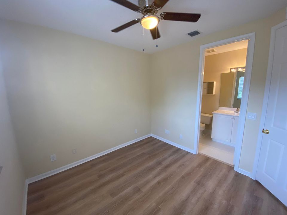 For Rent: $3,700 (4 beds, 3 baths, 1951 Square Feet)