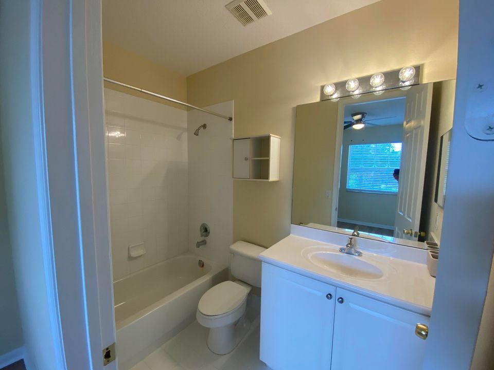 For Rent: $3,700 (4 beds, 3 baths, 1951 Square Feet)