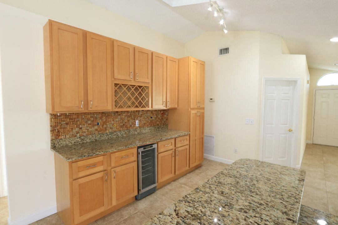 待售: $429,900 (3 贝兹, 2 浴室, 1717 平方英尺)