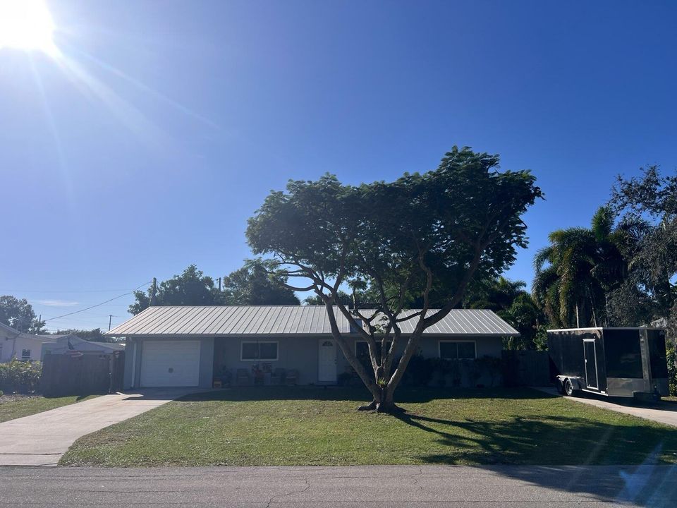 For Sale: $395,000 (3 beds, 2 baths, 1125 Square Feet)