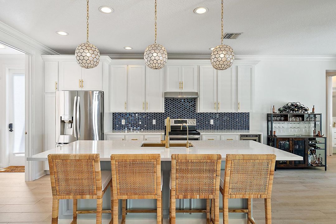 For Sale: $2,000,000 (5 beds, 3 baths, 3404 Square Feet)