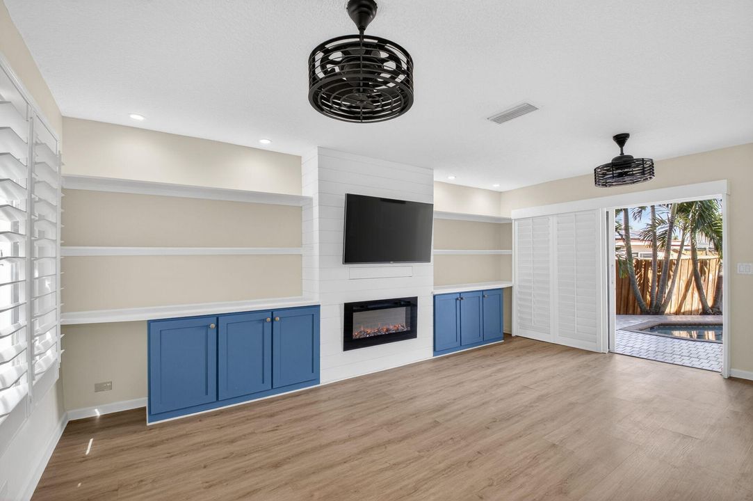 出租: $5,600 (3 贝兹, 2 浴室, 2152 平方英尺)