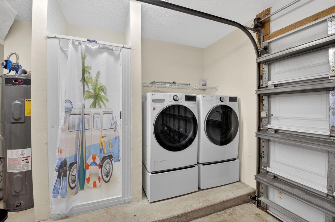 出租: $5,600 (3 贝兹, 2 浴室, 2152 平方英尺)