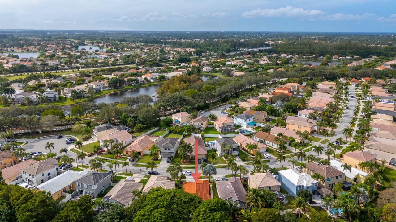 出租: $3,000 (4 贝兹, 2 浴室, 1577 平方英尺)