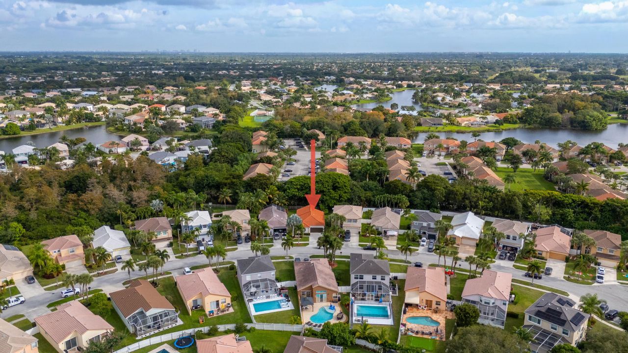 出租: $3,000 (4 贝兹, 2 浴室, 1577 平方英尺)