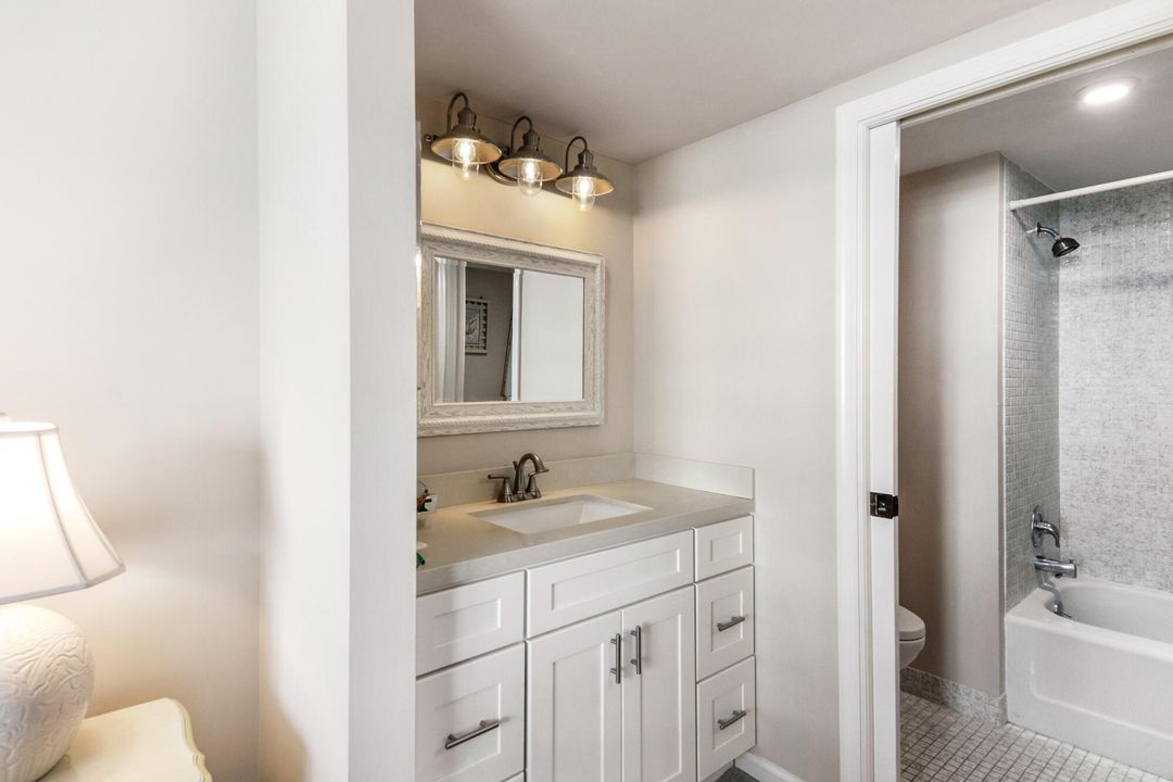 For Sale: $475,000 (2 beds, 2 baths, 1330 Square Feet)