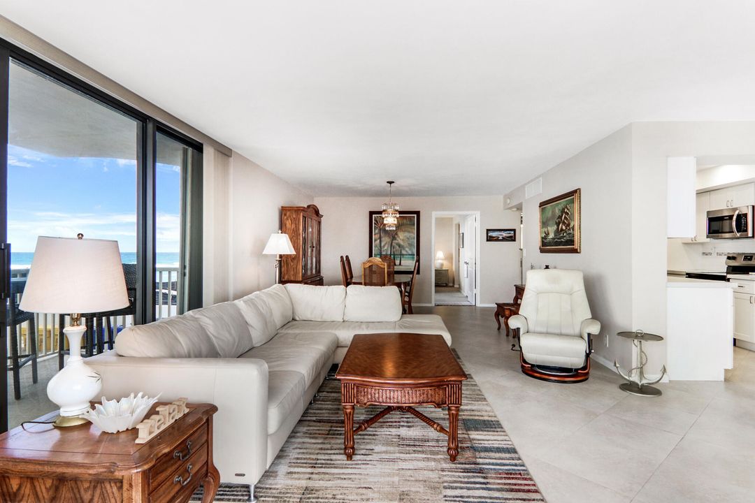For Sale: $475,000 (2 beds, 2 baths, 1330 Square Feet)