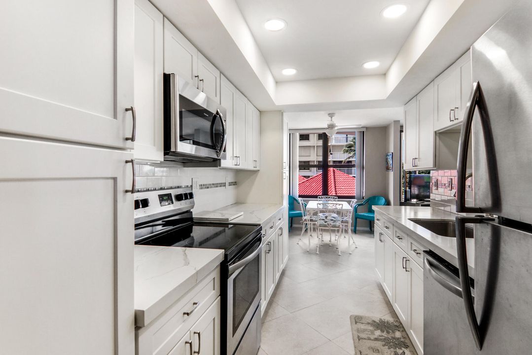 For Sale: $475,000 (2 beds, 2 baths, 1330 Square Feet)