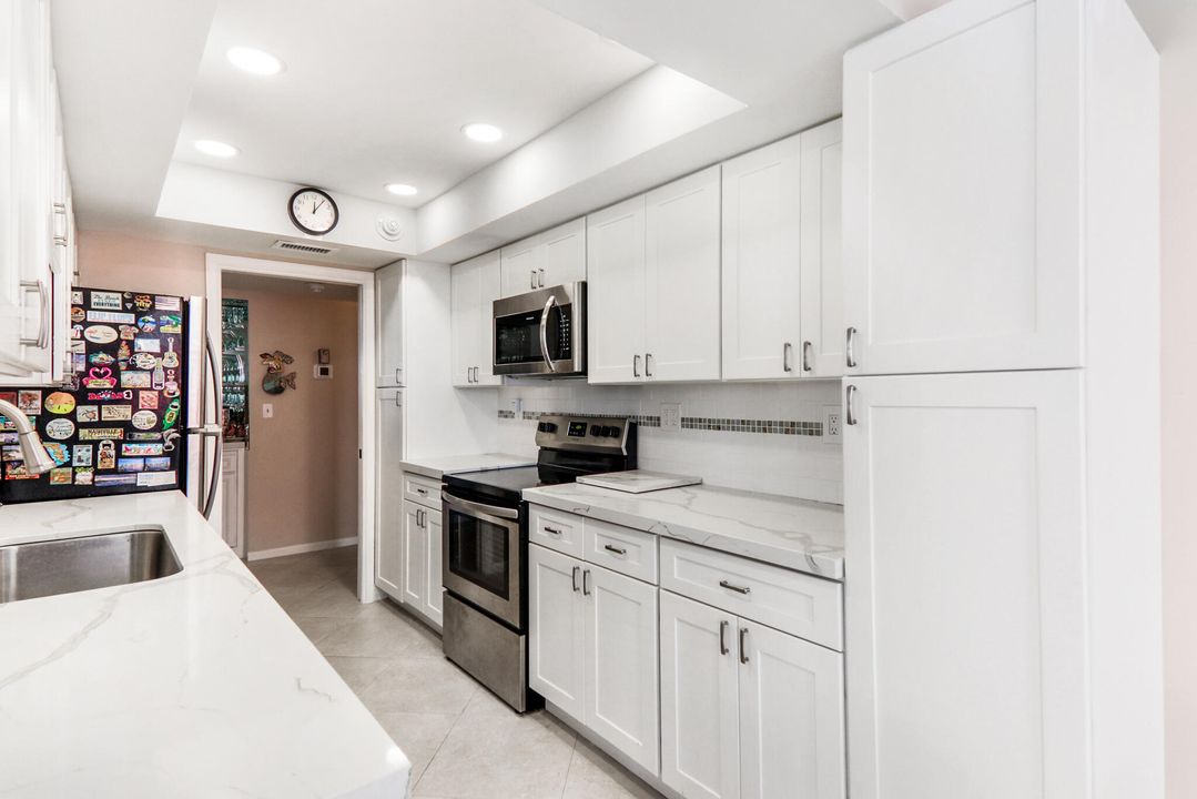 For Sale: $475,000 (2 beds, 2 baths, 1330 Square Feet)