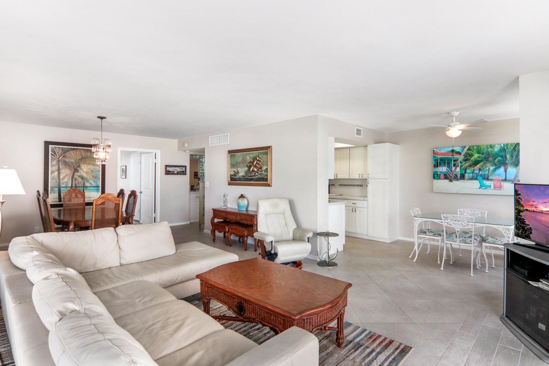 For Sale: $475,000 (2 beds, 2 baths, 1330 Square Feet)