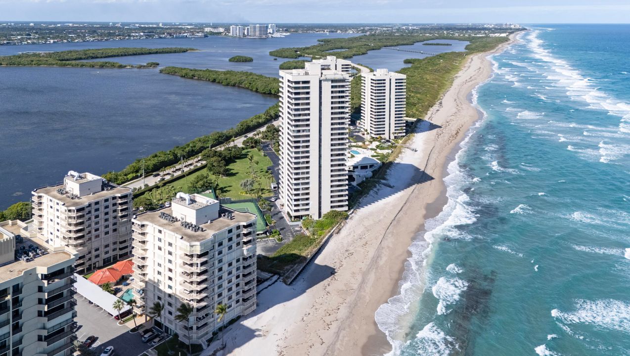 For Sale: $475,000 (2 beds, 2 baths, 1330 Square Feet)