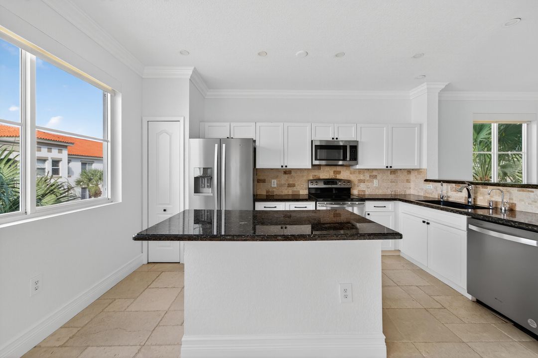 В аренду: $2,800 (2 спален, 2 ванн, 1520 Квадратных фут)