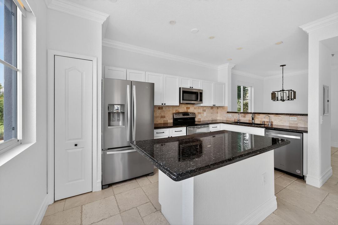 В аренду: $2,800 (2 спален, 2 ванн, 1520 Квадратных фут)