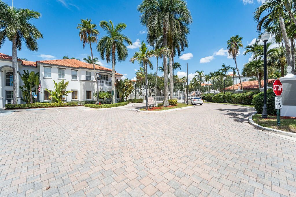 В аренду: $2,800 (2 спален, 2 ванн, 1520 Квадратных фут)