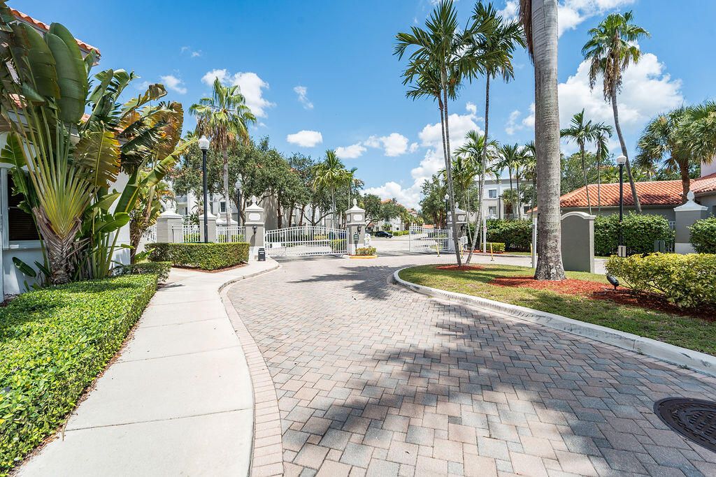 В аренду: $2,800 (2 спален, 2 ванн, 1520 Квадратных фут)