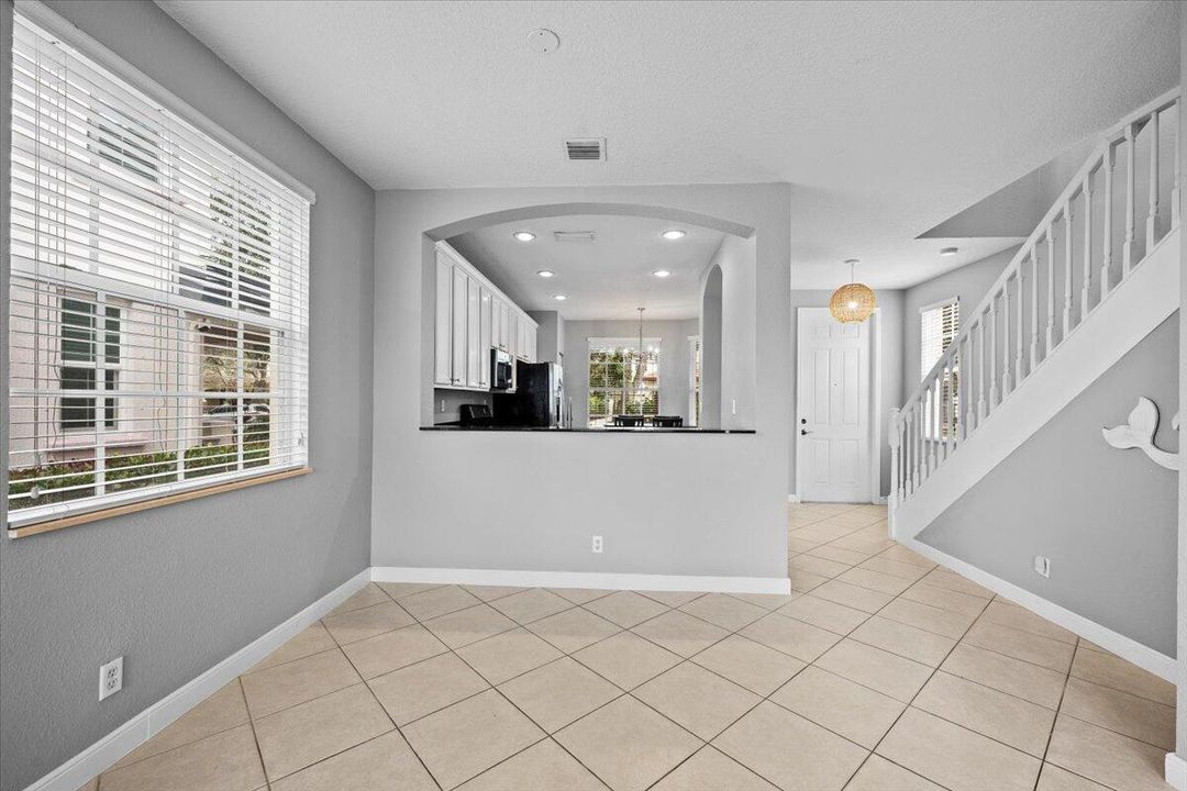 For Rent: $4,250 (3 beds, 2 baths, 1651 Square Feet)