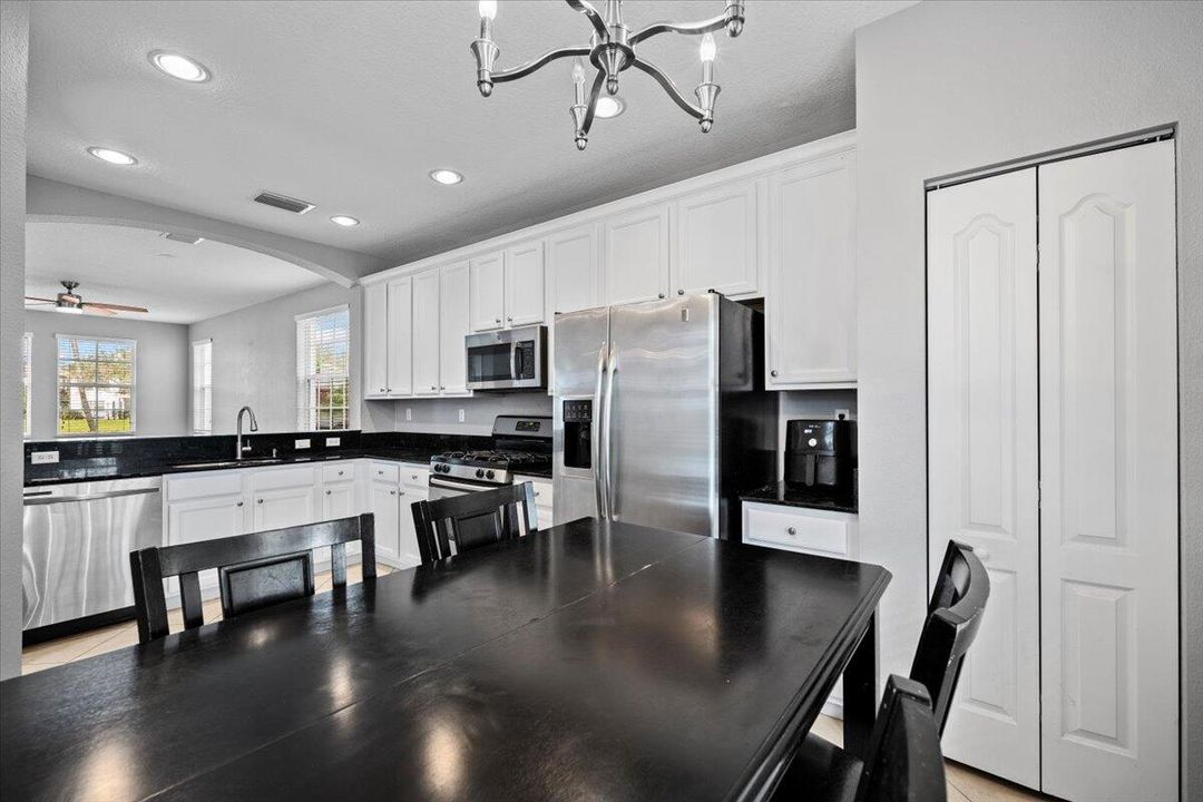 For Rent: $4,250 (3 beds, 2 baths, 1651 Square Feet)