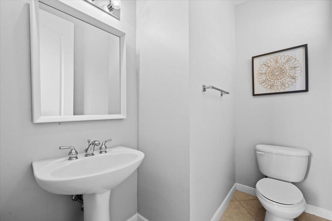 For Rent: $4,250 (3 beds, 2 baths, 1651 Square Feet)