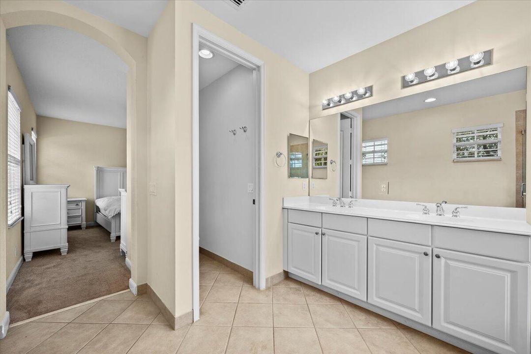 For Rent: $4,250 (3 beds, 2 baths, 1651 Square Feet)