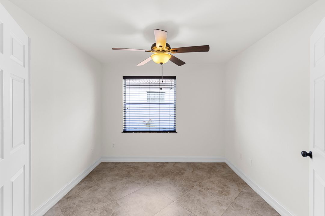 出租: $3,000 (4 贝兹, 2 浴室, 1577 平方英尺)