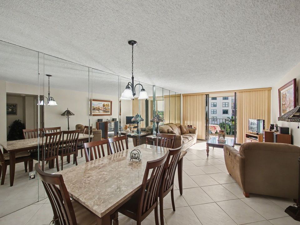 For Rent: $4,000 (2 beds, 2 baths, 1053 Square Feet)