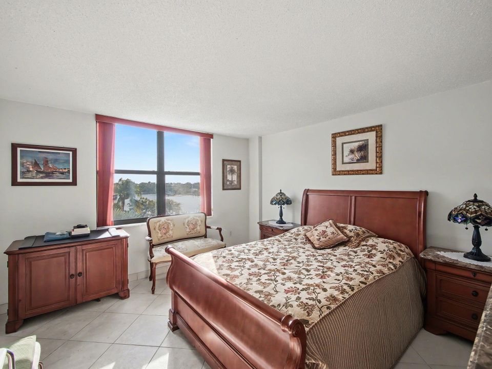 For Rent: $4,000 (2 beds, 2 baths, 1053 Square Feet)