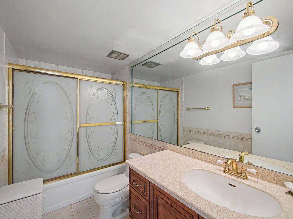 For Rent: $4,000 (2 beds, 2 baths, 1053 Square Feet)